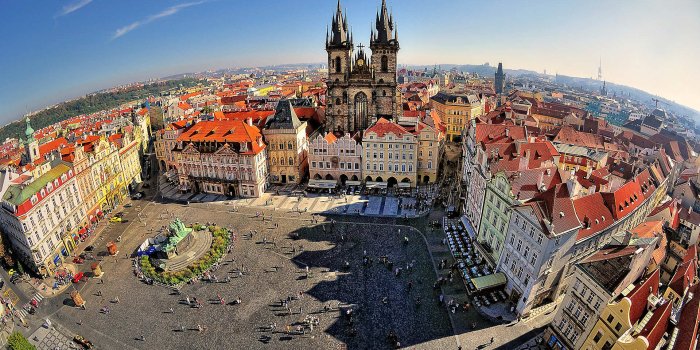 1920x1275 Old Town Square in Prague wallpaper. Widescreen images cities in