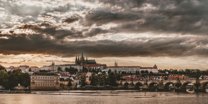2560x1361 HD Prague City and Charles Bridge Wallpaper · #8163 · Wallpapers.io