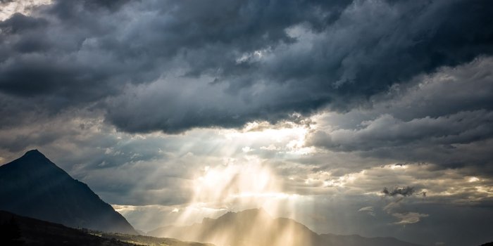 1680x1260 Raining Light in Interlaken Ultra HD Desktop Background Wallpaper