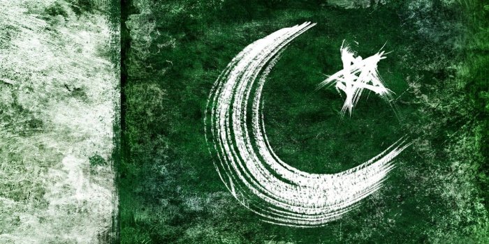 1366x768 Free Download Wallpapers HD : Pakistani Flag High Resolution Hd