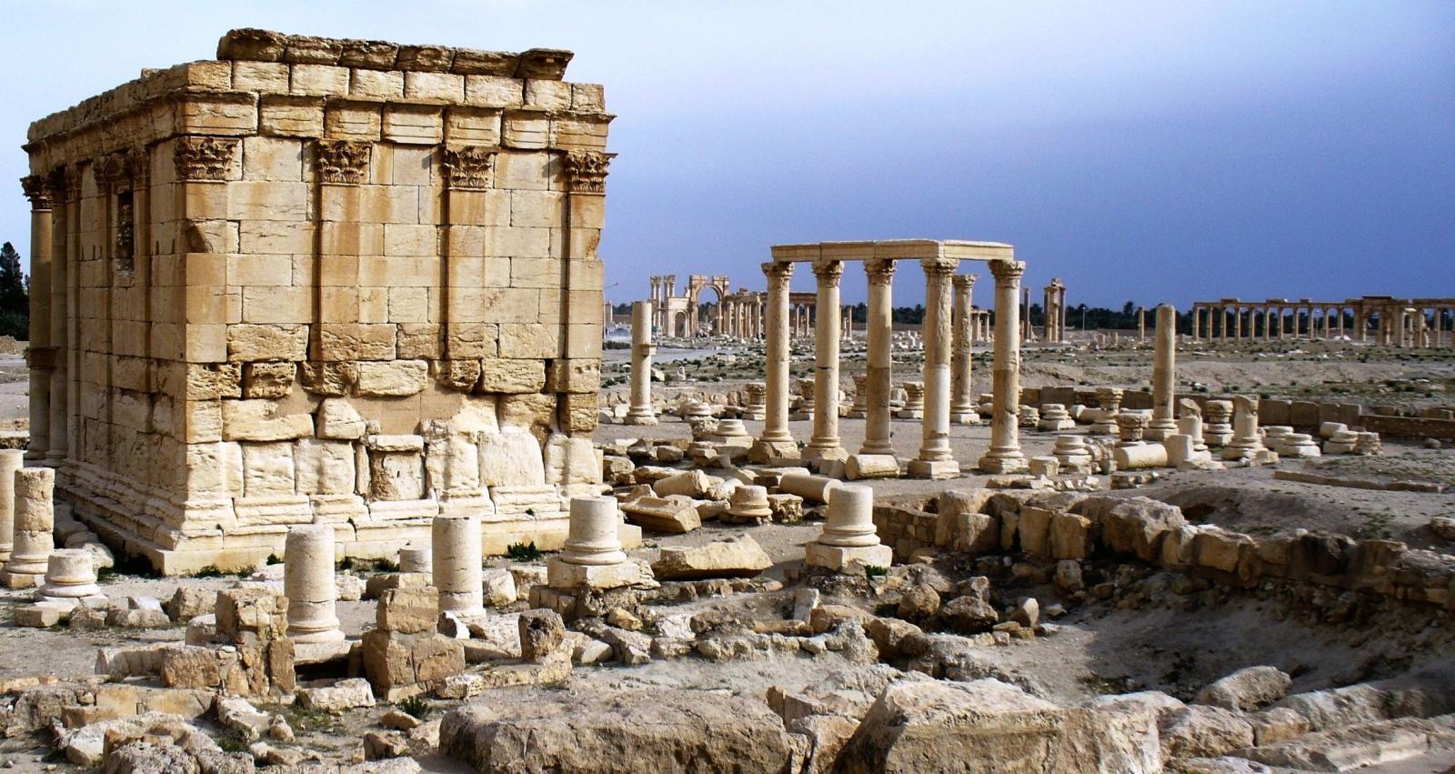 2453x1305 The Old City Of Palmyra, Syria - Palmyra (#1260806) - HD Wallpaper