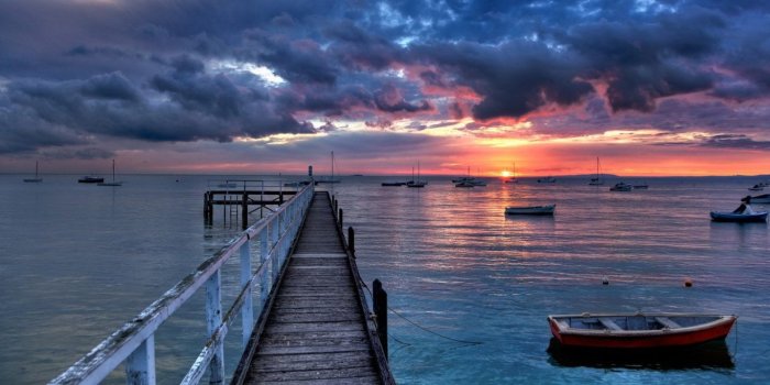 1366x768 Wallpaper Iphone 6 Plus Ocean View Reflection Colorful - Boat Sea