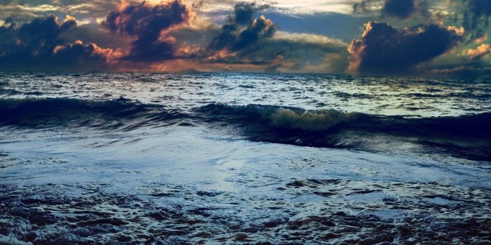 1600x1200 Download wallpaper 1600x1200 sea, storm, colors, paints, storming