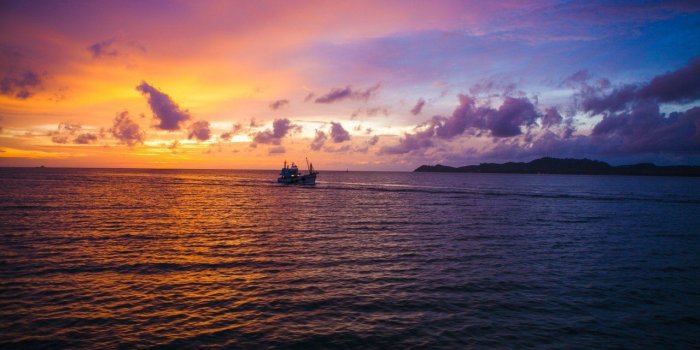 1280x720 Water, Colorful Alone, Wallpapers,nature Backgrounds, Hills,clouds