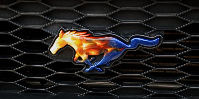 3872x1807 Mustang Logo Wallpaper Desktop (#2356862) - HD Wallpaper