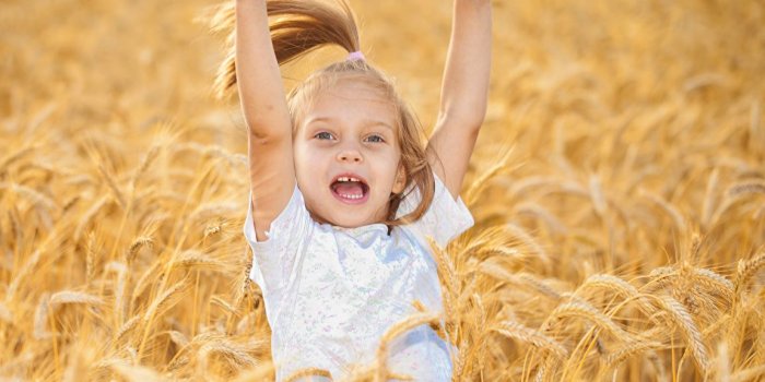 1152x1024 Desktop Wallpapers Little girls happy child Fields Hands