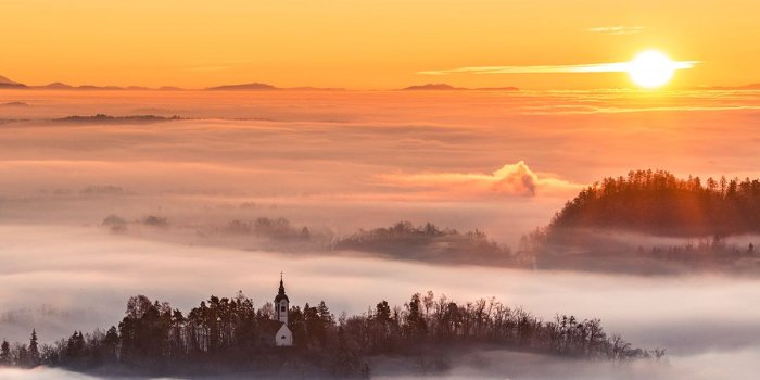 1200x749 Dreamy Pixel | Church and castle hiding in the early morning fog