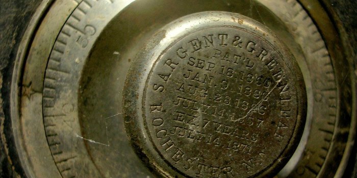 1024x768 Bank Safe Combination | From inside the Elkport Savings Bank…