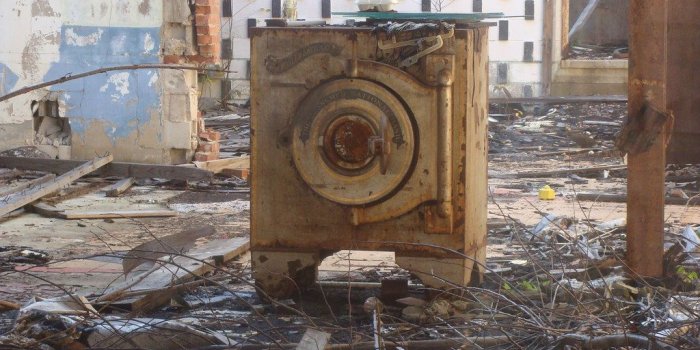 1024x768 Bank Safe---Goodwater, Al. | This old Bank has fallen in on …