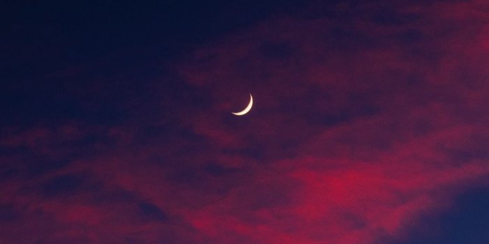 938x1668 Download wallpaper 938x1668 crescent, moon, sky, clouds, night