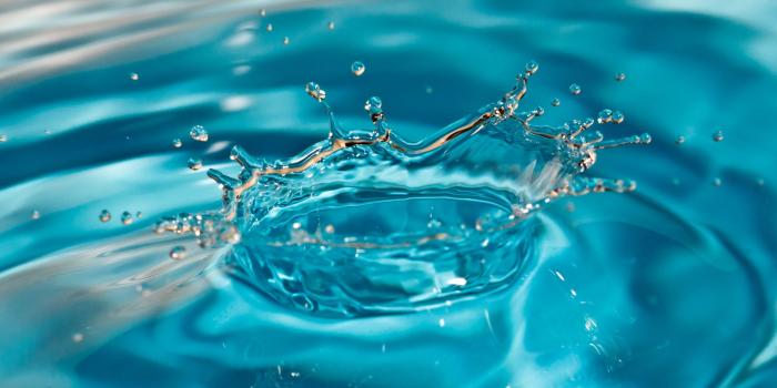 2048x1235 High Quality Water Drop HD Wallpaper | Full HD Pictures