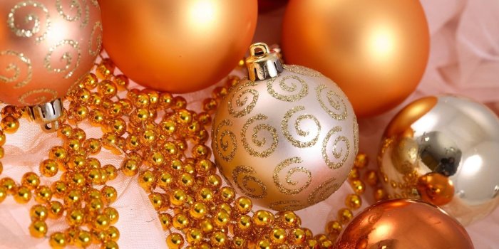 1920x1180 Closeup photography of orange Christmas baubles on top of pink