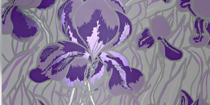 940x1410 Iris | Grey floral wallpaper, Purple wallpaper, Flavor paper wallpaper