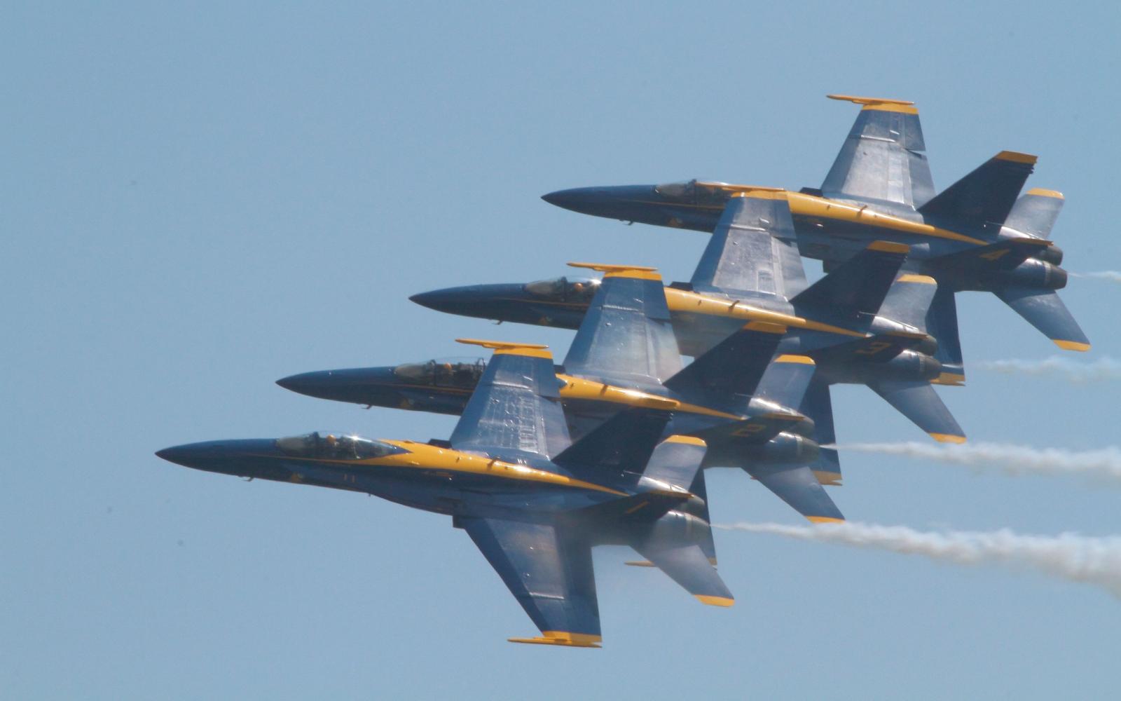 3840x2400 Download wallpapers blue angels, mcdonnel douglas, hornet
