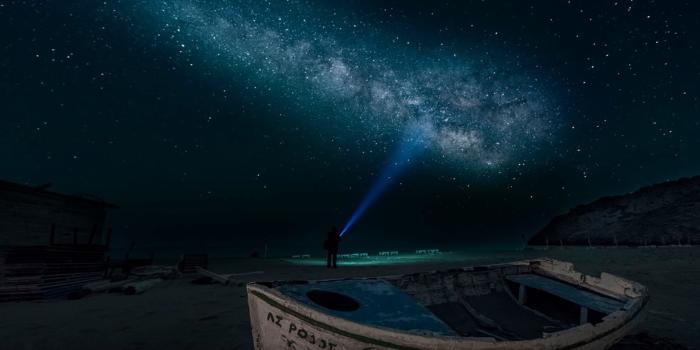 2880x1800 Sandy Beach At Night Time Boat Sky Star Digital Art Wallpaper Hd