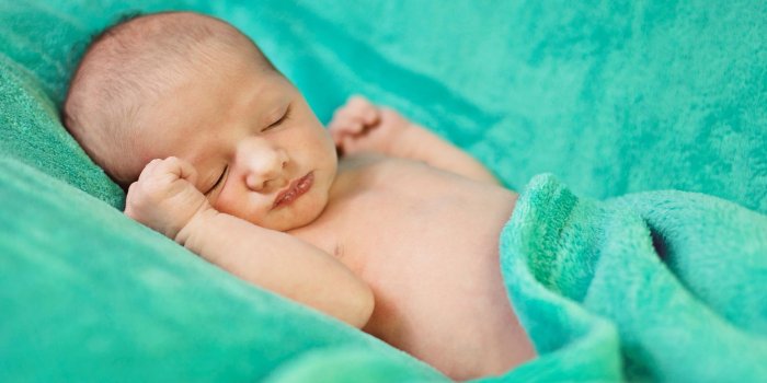 1920x1200 Sleeping Baby Green Background Wallpapers - 1920x1200 - 486730