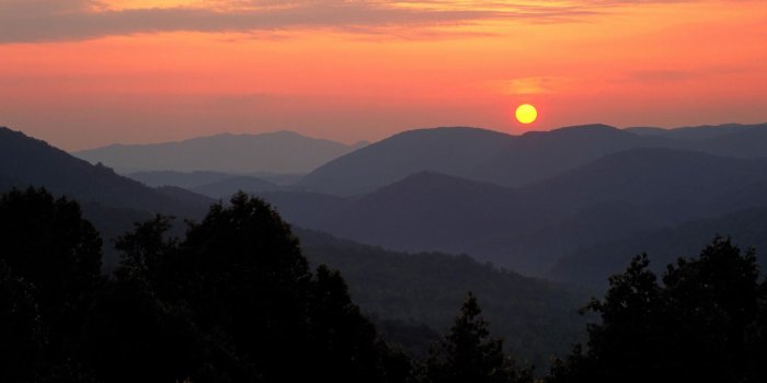 1920x1080 42+] Smoky Mountain Wallpaper Desktop on WallpaperSafari