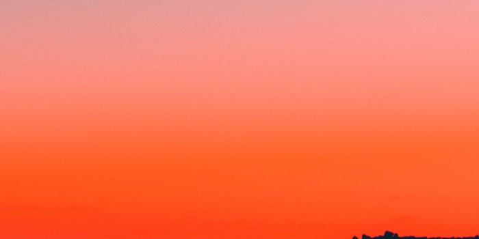 1440x2880 Download 1440x2880 wallpaper beach, clean sky, skyline, sunset, lg