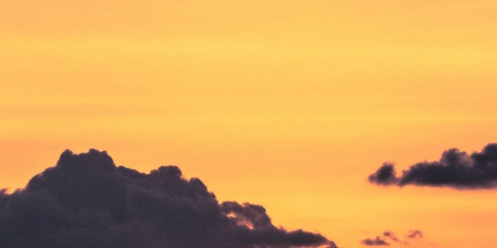1440x2880 Download 1440x2880 wallpaper sunset, sky, clouds, horizon, lg v30
