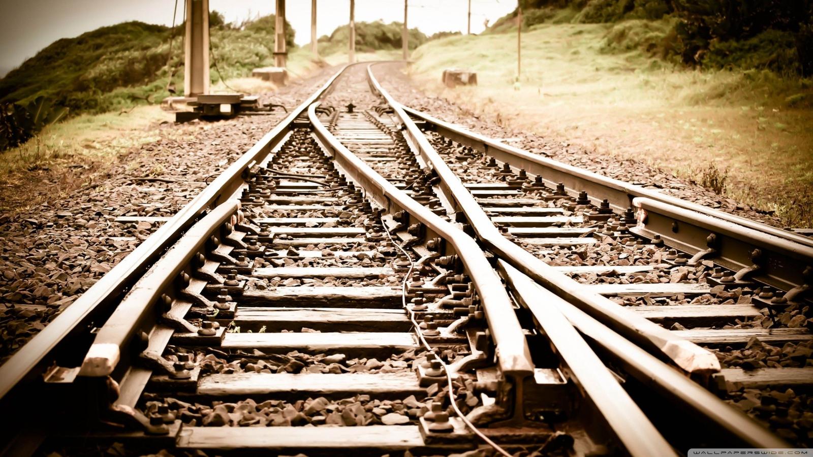 2560x1440 HD Train Tracks Wallpaper (57+ images)