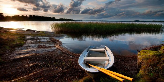 2560x1600 Fishing Boat Wallpaper 41867 2560x1600px