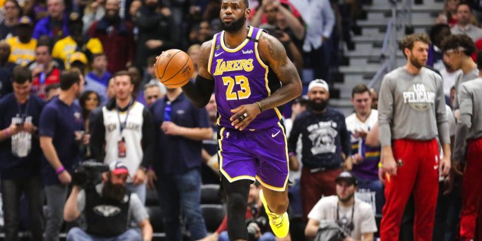 1600x900 LeBron James takes Zion Williamson to school with filthy crossover