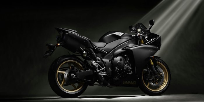 3554x1999 Yamaha YZF-R1 Black Ultra HD Desktop Background Wallpaper for 4K