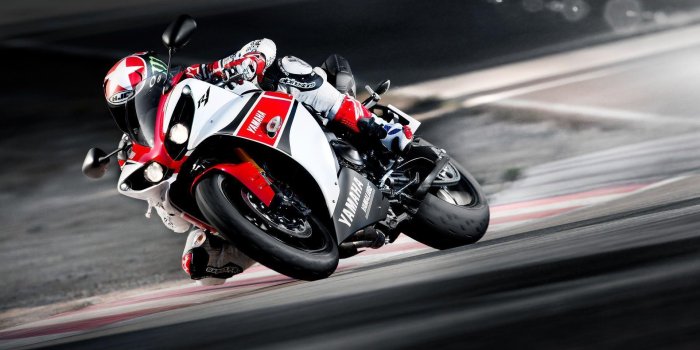 1920x1080 Yamaha R1 Wallpapers