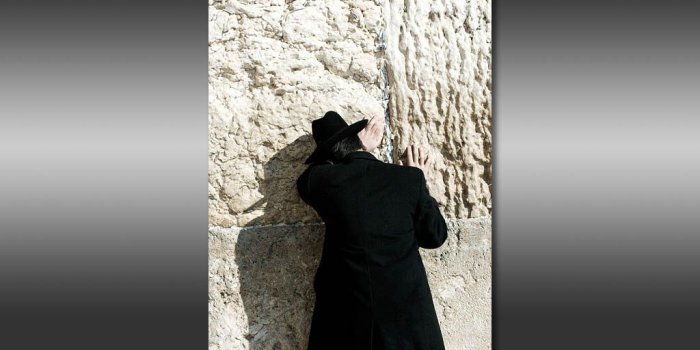 1024x768 Free download Computer Desktop Wallpaper An Orthodox Jewish man