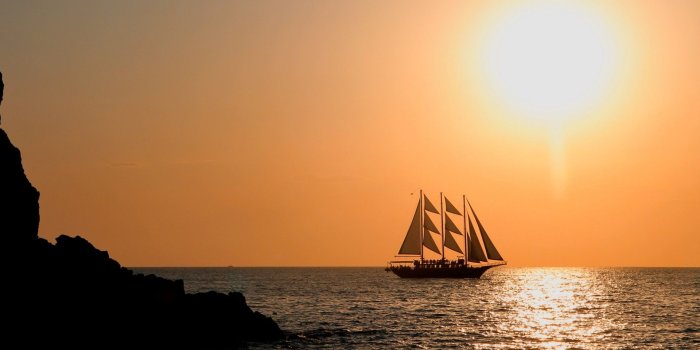 1920x1440 Sailboat Evening Sun Hd 2880x1800 : Wallpapers13.com