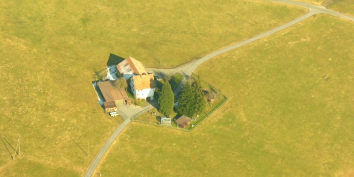 2048x1536 File:Aerial View of a Farm near Bühler 14.02.2008 14-47-03.JPG