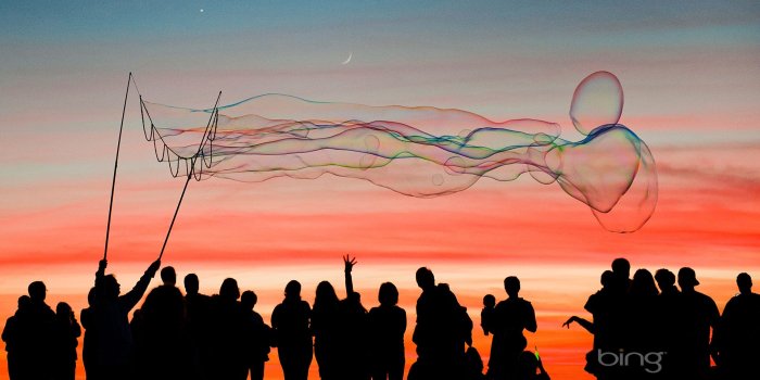 1920x1200 Large bubbles at sunset, Jockey's Ridge, Outer Banks, North