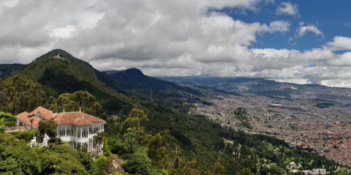 1332x850 Wallpaper the sky, clouds, the city, house, Villa, mountain