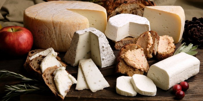 2560x1600 Cheese, bread and wine wallpaper - Photography wallpapers - #31589