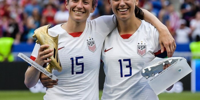 1600x1200 Jimmy Kimmel Gave the USA Women's Soccer Team Chicken Nuggets in
