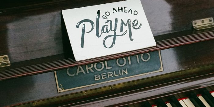 910x1617 HD wallpaper: brown Carol Otto Berlin piano close-up photo, play