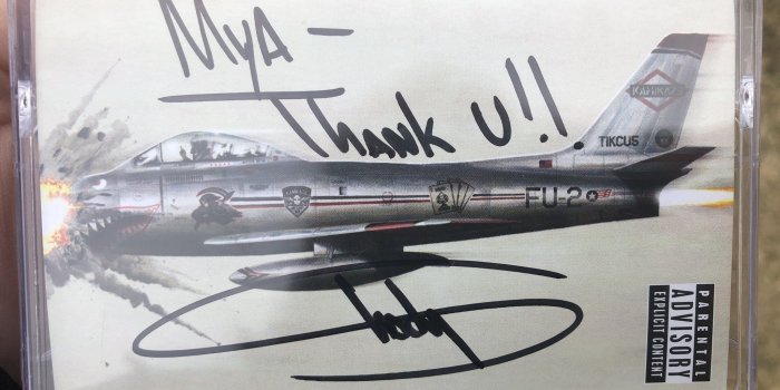 2048x1536 Eminem sends signed “Kamikaze” cassette to a fan who fulfilled his