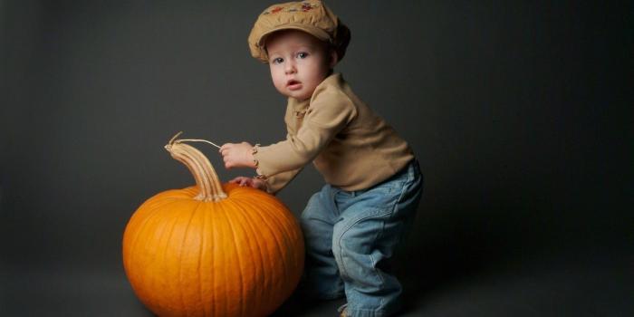 1920x1200 Cute Baby With Pumpkin Hd Wallpapers - Beautiful Baby Picture 3d