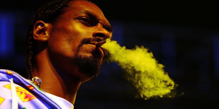 2500x1667 Snoop Dogg Trolls Trump Again as He Smokes Joint Near White House