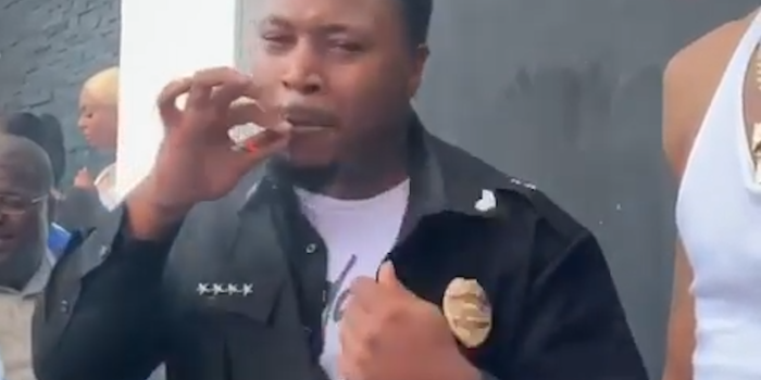 1920x1080 Snoop Dogg Smokes Out 'Security Guard' AKA Darius Kinney - Videos