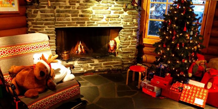 1024x768 Beautiful Christmas Desktop Wallpaper - Living Room Christmas