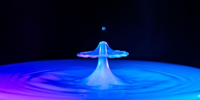 5700x3800 Download wallpaper 5700x3800 splash, water, drops, liquid hd