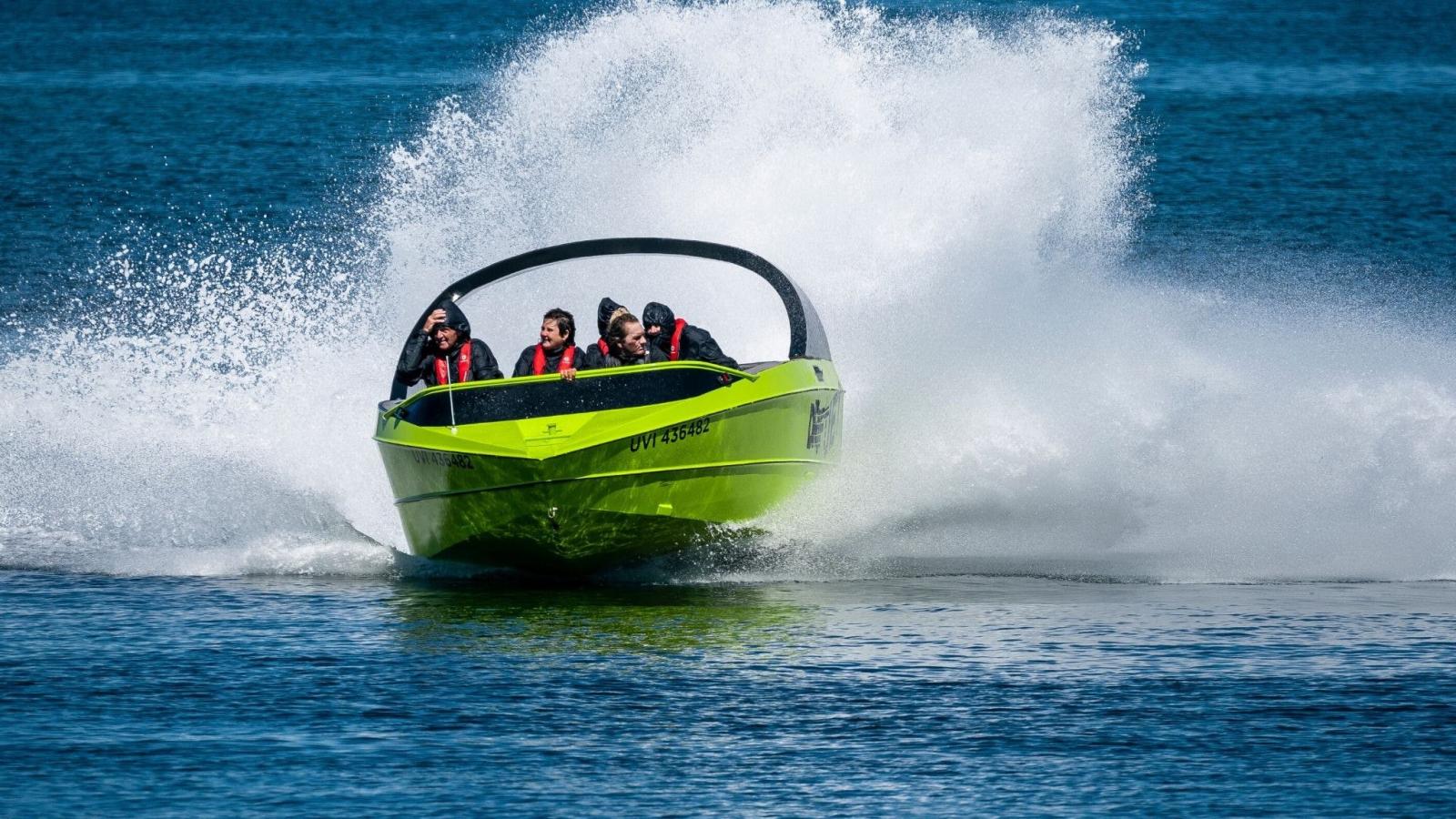 2048x1152 Drift Jet Boat Tour, Tour, Phillip Island, Victoria, Australia