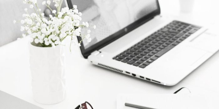 736x1102 HOW TO IMPROVISE A WORK TABLE | Офисные аксессуары, Офисные столы