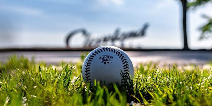 3840x2400 Download wallpaper 3840x2400 baseball, ball, grass 4k ultra hd 16