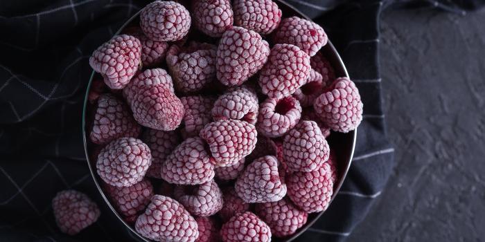 5760x3840 Raspberry lot on stainless steel bowl HD wallpaper | Wallpaper Flare