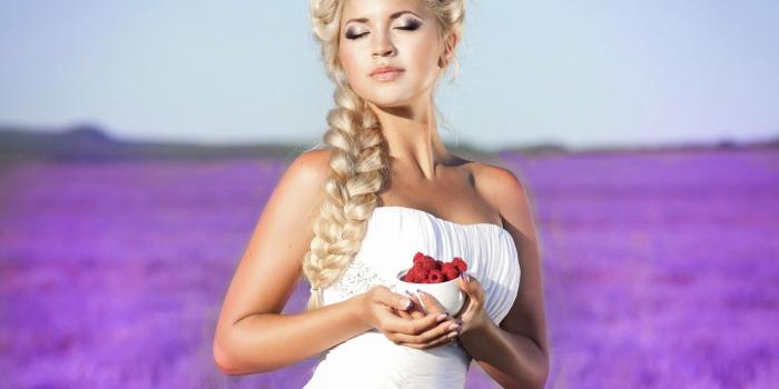 1332x850 Wallpaper look, girl, raspberry, hands, berry, blonde, braid