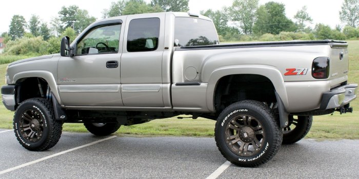 1600x1200 Free download Lifted Chevy Truck Wallpaper 2004 chevrolet