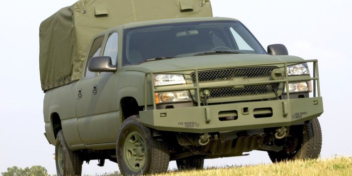 2048x1536 Chevrolet Silverado Military Vehicle 2004–06 wallpapers (2048x1536)