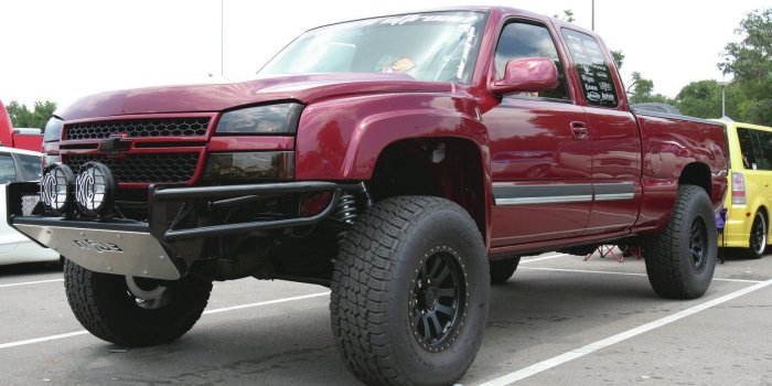 1600x1200 47+] Lifted Chevy Trucks Wallpaper on WallpaperSafari